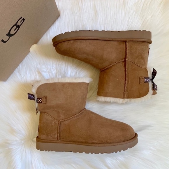 UGG Chestnut Mini Bailey Bow II Ruffled Boots - Picture 2 of 8